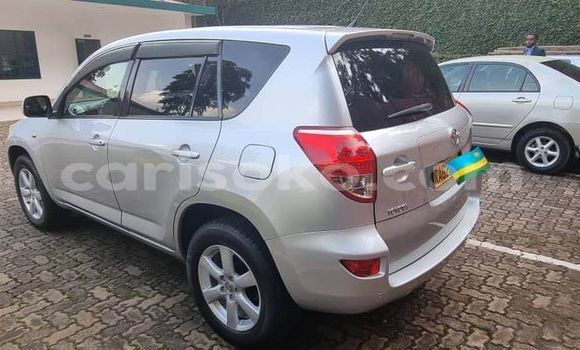 Acheter Occasion Voiture Toyota RAV4 Gris à Kigali, Rwanda Acheter Occasion Voiture Toyota RAV4 Gris à Kigali, Rwanda