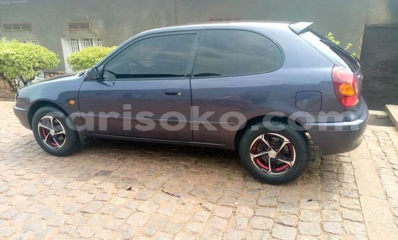 Acheter Occasion Voiture Toyota Corolla Bleu à Kigali, Rwanda Acheter Occasion Voiture Toyota Corolla Bleu à Kigali, Rwanda