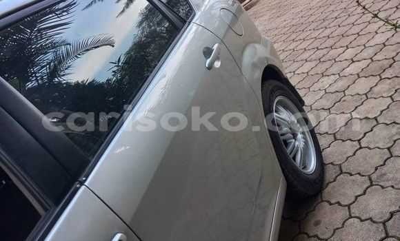 Acheter Occasion Voiture Toyota Corolla Verso Gris à Kigali, Rwanda Acheter Occasion Voiture Toyota Corolla Verso Gris à Kigali, Rwanda