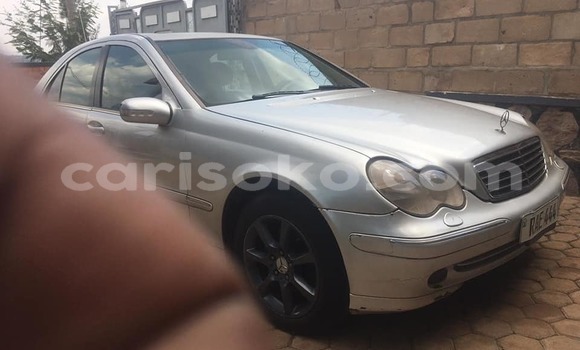 Sayi Na hannu Mercedes-Benz C–Class Gris Mota in Kigali a Rwanda Sayi Na hannu Mercedes-Benz C–Class Gris Mota in Kigali a Rwanda