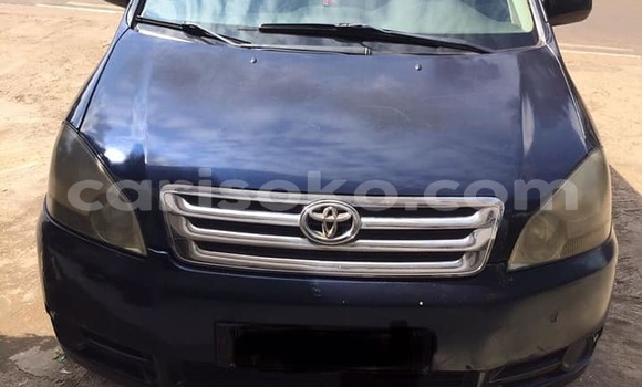 Acheter Occasion Voiture Toyota Avensis Verso Bleu à Kigali, Rwanda Acheter Occasion Voiture Toyota Avensis Verso Bleu à Kigali, Rwanda
