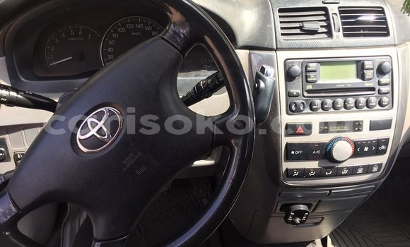 Acheter Occasion Voiture Toyota Avensis Verso Bleu à Kigali, Rwanda Acheter Occasion Voiture Toyota Avensis Verso Bleu à Kigali, Rwanda