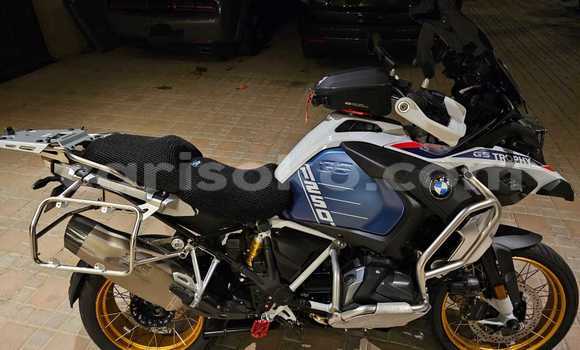 Acheter Occasion Moto BMW R1200GS Adventure Bleu à Kigali, Rwanda Acheter Occasion Moto BMW R1200GS Adventure Bleu à Kigali, Rwanda