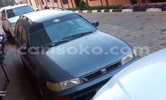 Acheter Occasion Voiture Toyota Corolla Bleu à Kigali, Rwanda Acheter Occasion Voiture Toyota Corolla Bleu à Kigali, Rwanda