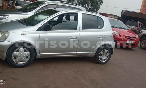 Acheter Occasion Voiture Toyota Yaris Gris à Kigali, Rwanda Acheter Occasion Voiture Toyota Yaris Gris à Kigali, Rwanda