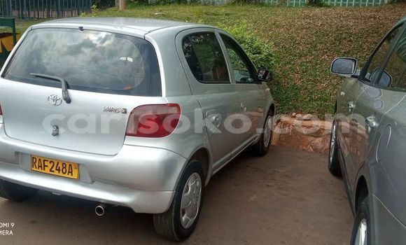 Acheter Occasion Voiture Toyota Yaris Gris à Kigali, Rwanda Acheter Occasion Voiture Toyota Yaris Gris à Kigali, Rwanda