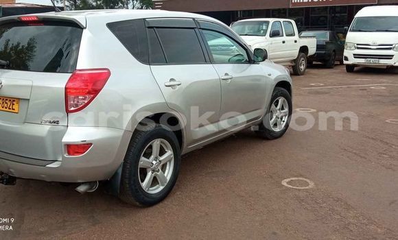 Acheter Occasion Voiture Toyota RAV4 Gris à Kigali, Rwanda Acheter Occasion Voiture Toyota RAV4 Gris à Kigali, Rwanda