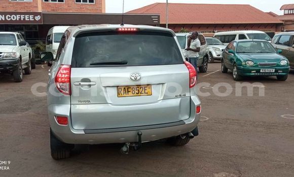 Acheter Occasion Voiture Toyota RAV4 Gris à Kigali, Rwanda Acheter Occasion Voiture Toyota RAV4 Gris à Kigali, Rwanda