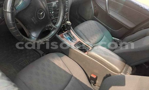 Acheter Occasion Voiture Mercedes-Benz C–Class Gris à Kigali, Rwanda Acheter Occasion Voiture Mercedes-Benz C–Class Gris à Kigali, Rwanda