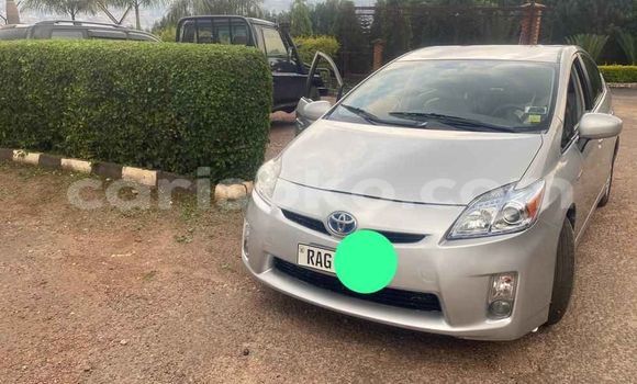 Sayi Na hannu Toyota Prius Gris Mota in Kigali a Rwanda Sayi Na hannu Toyota Prius Gris Mota in Kigali a Rwanda