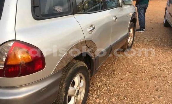 Acheter Occasion Voiture Hyundai Tucson Gris à Kigali, Rwanda Acheter Occasion Voiture Hyundai Tucson Gris à Kigali, Rwanda