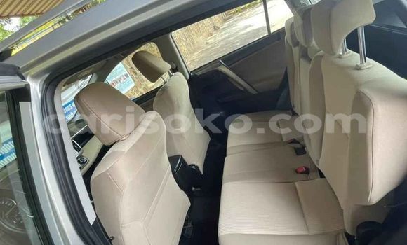 Acheter Occasion Voiture Toyota RAV4 Gris à Kigali, Rwanda Acheter Occasion Voiture Toyota RAV4 Gris à Kigali, Rwanda