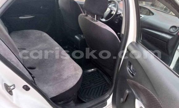 Acheter Occasion Voiture Toyota Yaris Blanc à Kigali, Rwanda Acheter Occasion Voiture Toyota Yaris Blanc à Kigali, Rwanda