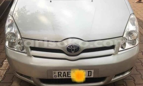 Sayi Na hannu Toyota Corolla Verso Gris Mota in Kigali a Rwanda Sayi Na hannu Toyota Corolla Verso Gris Mota in Kigali a Rwanda