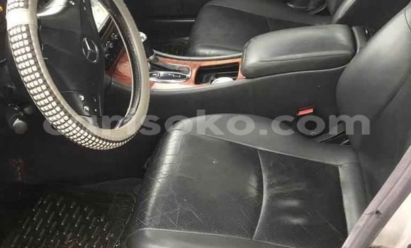 Sayi Na hannu Mercedes-Benz C–Class Gris Mota in Kigali a Rwanda Sayi Na hannu Mercedes-Benz C–Class Gris Mota in Kigali a Rwanda
