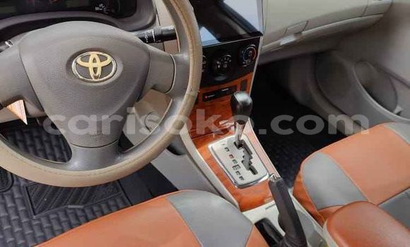 Acheter Occasion Voiture Toyota Corolla Noir à Kigali, Rwanda Acheter Occasion Voiture Toyota Corolla Noir à Kigali, Rwanda