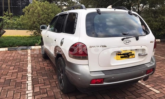 Sayi Na hannu Hyundai Santa Fe Blanc Mota in Kigali a Rwanda Sayi Na hannu Hyundai Santa Fe Blanc Mota in Kigali a Rwanda
