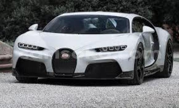 Sayi Sabo Bugatti Chiron Blanc Mota in Kigali a Rwanda