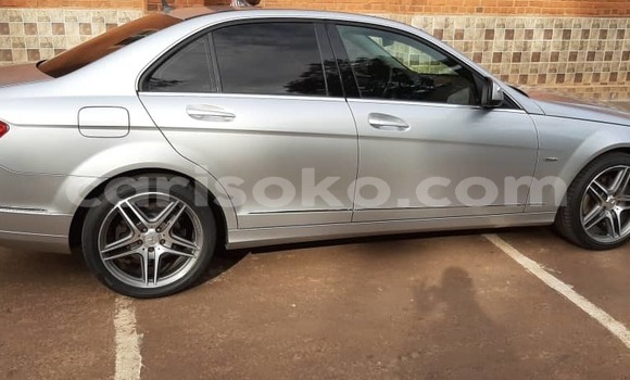 Acheter Occasion Voiture Mercedes-Benz C–Class Gris à Kigali, Rwanda Acheter Occasion Voiture Mercedes-Benz C–Class Gris à Kigali, Rwanda