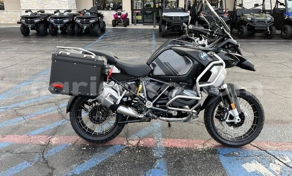 Sayi Sabo BMW R1200GS Adventure Noir Motsi in Kigali a Rwanda Sayi Sabo BMW R1200GS Adventure Noir Motsi in Kigali a Rwanda