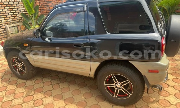 Acheter Occasion Voiture Toyota RAV4 Noir à Kigali, Rwanda Acheter Occasion Voiture Toyota RAV4 Noir à Kigali, Rwanda