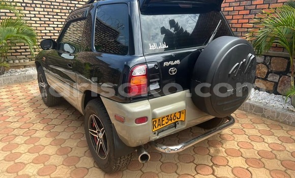 Acheter Occasion Voiture Toyota RAV4 Noir à Kigali, Rwanda Acheter Occasion Voiture Toyota RAV4 Noir à Kigali, Rwanda