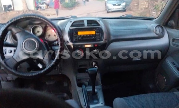 Acheter Occasion Voiture Toyota RAV4 Bleu à Kigali, Rwanda Acheter Occasion Voiture Toyota RAV4 Bleu à Kigali, Rwanda