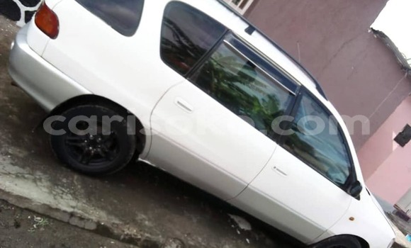 Acheter Occasion Voiture Toyota Picnic Blanc à Kigali, Rwanda Acheter Occasion Voiture Toyota Picnic Blanc à Kigali, Rwanda