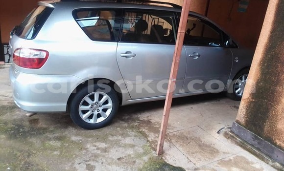 Acheter Occasion Voiture Toyota Avensis Verso Gris à Kigali, Rwanda Acheter Occasion Voiture Toyota Avensis Verso Gris à Kigali, Rwanda