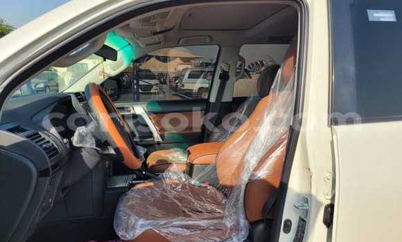 Sayi Na hannu Toyota Land Cruiser Prado Blanc Mota in Kigali a Rwanda Sayi Na hannu Toyota Land Cruiser Prado Blanc Mota in Kigali a Rwanda