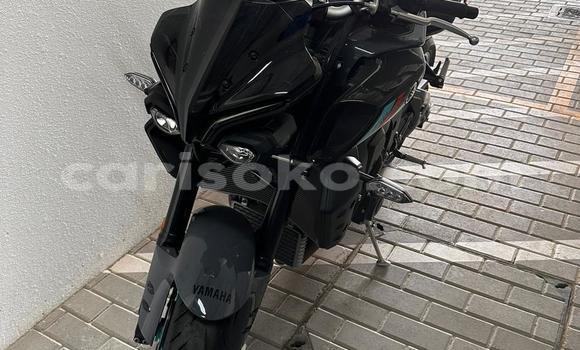 Sayi Na hannu Yamaha MT Beige Motsi in Kigali a Rwanda