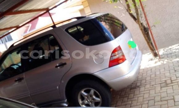 اشتري مستعمل Mercedes-Benz ML–Class Beige سيارة في Kigali في Rwanda اشتري مستعمل Mercedes-Benz ML–Class Beige سيارة في Kigali في Rwanda