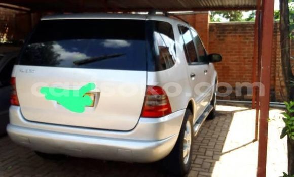 اشتري مستعمل Mercedes-Benz ML–Class Beige سيارة في Kigali في Rwanda اشتري مستعمل Mercedes-Benz ML–Class Beige سيارة في Kigali في Rwanda