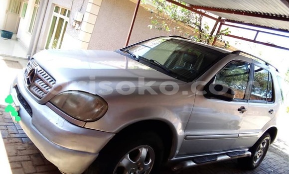 اشتري مستعمل Mercedes-Benz ML–Class Beige سيارة في Kigali في Rwanda اشتري مستعمل Mercedes-Benz ML–Class Beige سيارة في Kigali في Rwanda