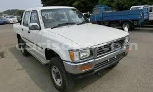 اشتري مستعمل Toyota DA Blanc شاحنة في Kigali في Rwanda