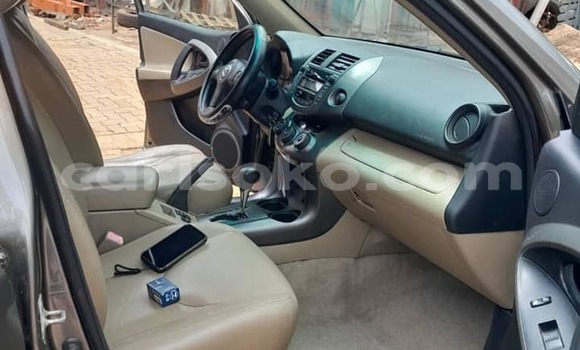 اشتري مستعمل Toyota RAV4 Gris سيارة في Kigali في Rwanda اشتري مستعمل Toyota RAV4 Gris سيارة في Kigali في Rwanda