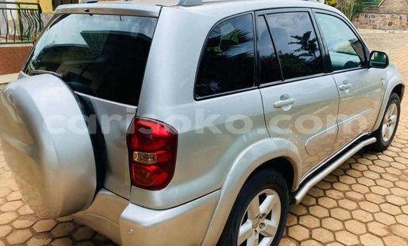 Sayi Na hannu Toyota RAV4 Beige Mota in Kigali a Rwanda Sayi Na hannu Toyota RAV4 Beige Mota in Kigali a Rwanda