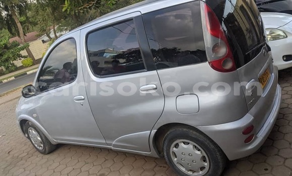 Acheter Occasion Voiture Toyota Yaris Verso Beige à Kigali, Rwanda Acheter Occasion Voiture Toyota Yaris Verso Beige à Kigali, Rwanda