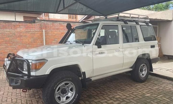 Acheter Occasion Voiture Toyota Land Cruiser Blanc à Kigali, Rwanda