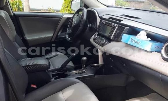 اشتري مستعمل Toyota RAV4 Beige سيارة في Kigali في Rwanda اشتري مستعمل Toyota RAV4 Beige سيارة في Kigali في Rwanda