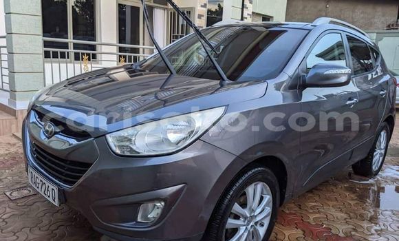 Sayi Na hannu Hyundai Tucson Beige Mota in Kigali a Rwanda Sayi Na hannu Hyundai Tucson Beige Mota in Kigali a Rwanda