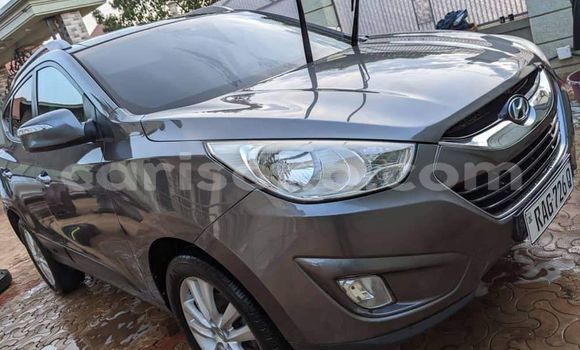 Sayi Na hannu Hyundai Tucson Beige Mota in Kigali a Rwanda Sayi Na hannu Hyundai Tucson Beige Mota in Kigali a Rwanda