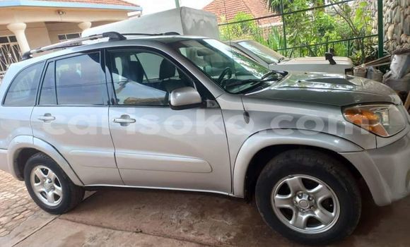 Sayi Na hannu Toyota RAV4 Beige Mota in Kigali a Rwanda Sayi Na hannu Toyota RAV4 Beige Mota in Kigali a Rwanda