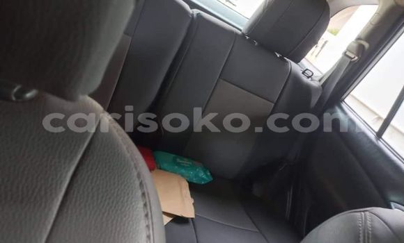 Sayi Na hannu Toyota RAV4 Beige Mota in Kigali a Rwanda Sayi Na hannu Toyota RAV4 Beige Mota in Kigali a Rwanda