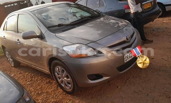 Sayi Na hannu Toyota Yaris Gris Mota in Kigali a Rwanda Sayi Na hannu Toyota Yaris Gris Mota in Kigali a Rwanda
