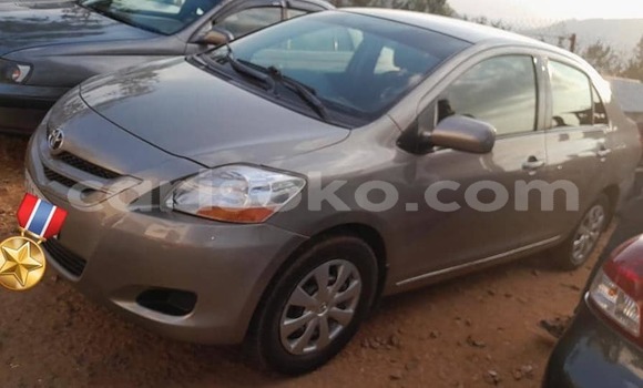 Sayi Na hannu Toyota Yaris Gris Mota in Kigali a Rwanda Sayi Na hannu Toyota Yaris Gris Mota in Kigali a Rwanda