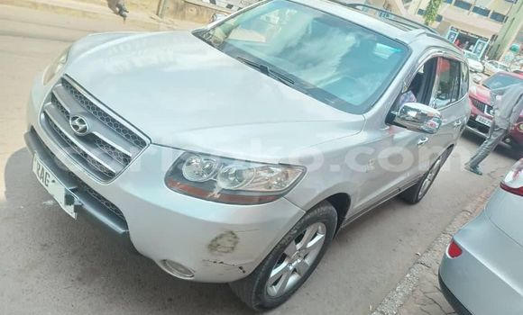 Buy Used Hyundai Santa Fe White Car in Kigali in Rwanda Buy Used Hyundai Santa Fe White Car in Kigali in Rwanda