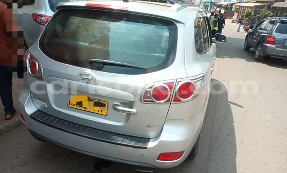 Buy Used Hyundai Santa Fe White Car in Kigali in Rwanda Buy Used Hyundai Santa Fe White Car in Kigali in Rwanda