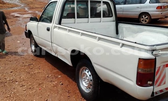 Sayi Na hannu Toyota Hilux Blanc Mota in Kigali a Rwanda Sayi Na hannu Toyota Hilux Blanc Mota in Kigali a Rwanda