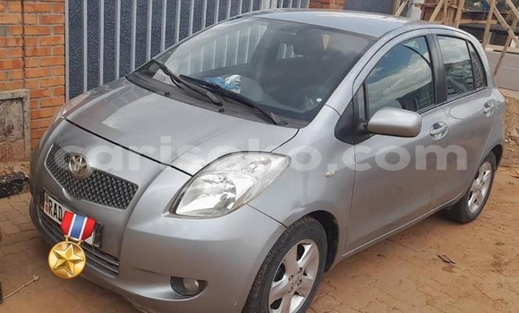 Sayi Na hannu Toyota Yaris Gris Mota in Kigali a Rwanda Sayi Na hannu Toyota Yaris Gris Mota in Kigali a Rwanda